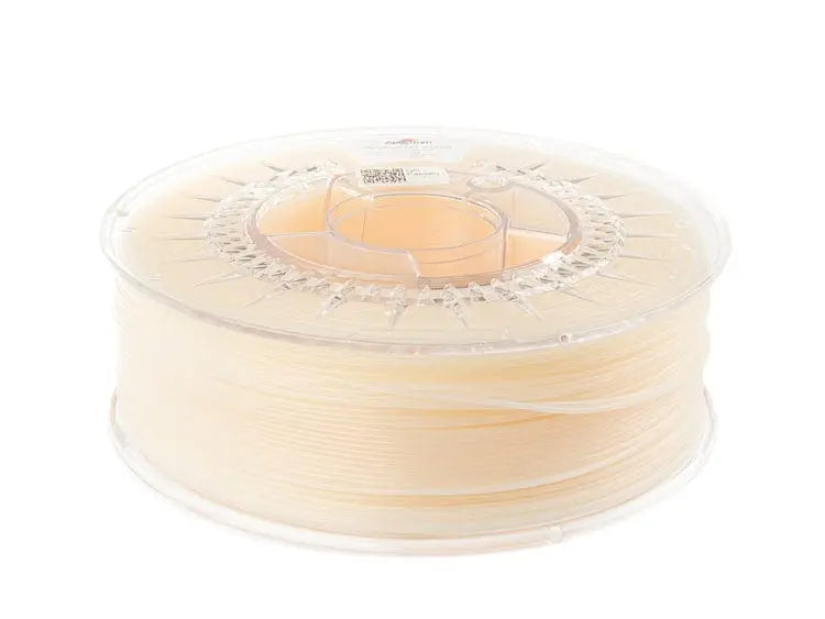 Une bobine de filament translucide beige vue de trois quarts sur fond blanc